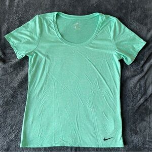 ✨Nike Women's Mint Green Short Sleeve Tee
